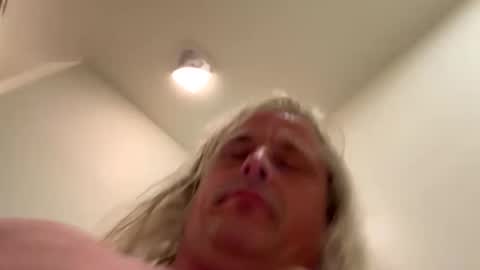 Snapshot of uptimeb4downtime chatting on September 30, 1:43 am Just 4 Fun online show from September 30, 1:43 am