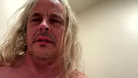 Snapshot of uptimeb4downtime chatting on October 23, 2:22 am Just 4 Fun online show from October 23, 2:22 am