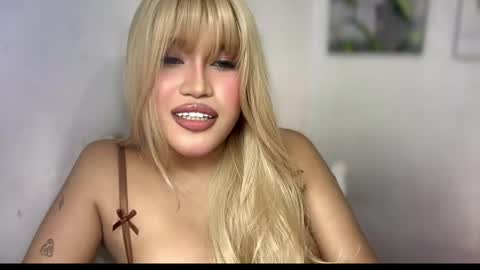 ur_bombshellpatty online show from April 30, 9:19 pm