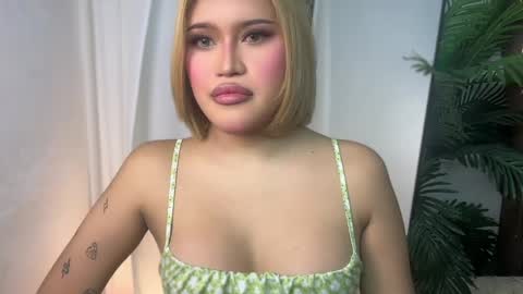 ur_bombshellpatty online show from May 6, 5:29 pm