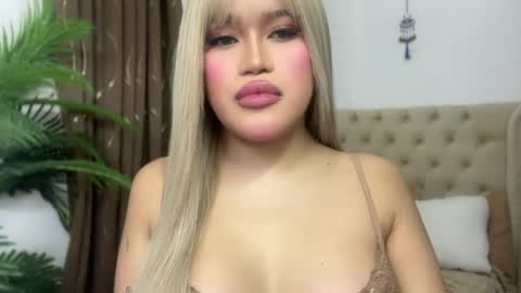 ur_bombshellpatty online show from May 7, 5:40 pm