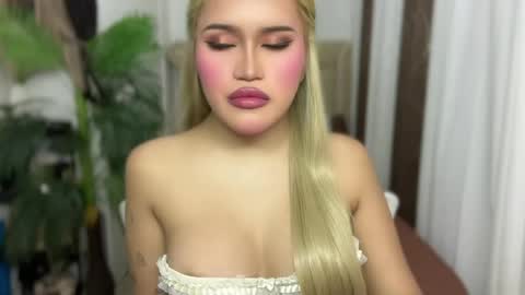 ur_bombshellpatty online show from May 20, 7:09 pm