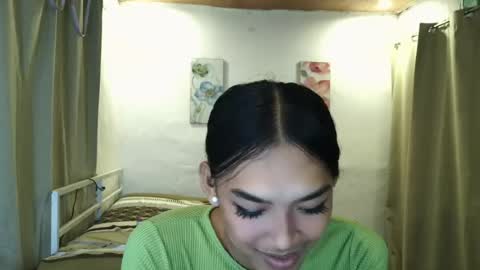 ur_dazzlingmorenaxx online show from July 28, 3:21 pm