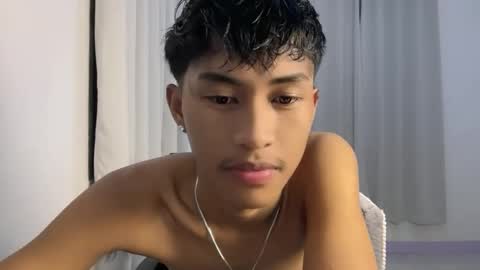 ur_fuckerbttm online show from October 29, 12:51 pm