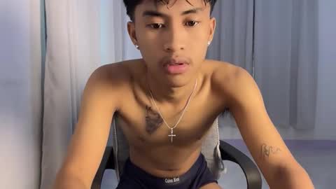 ur_fuckerbttm online show from December 4, 4:00 am