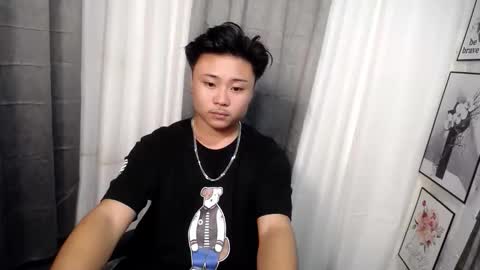 Snapshot of ur_hotguy chatting on October 1, 1:28 pm ur_hotguy online show from October 1, 1:28 pm