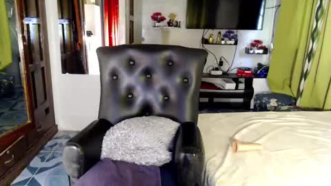 QUEEN ANGELA online show from December 16, 1:53 am
