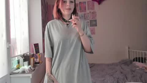 Snapshot of ur_obedient_girl chatting on February 8, 9:03 am ur_obedient_girl online show from February 8, 9:03 am