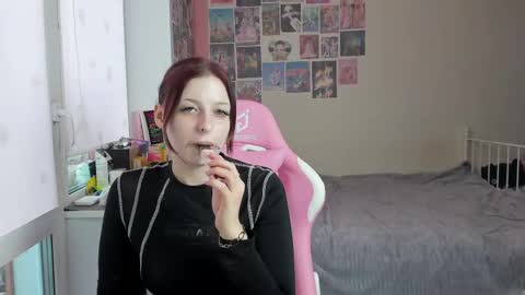 Snapshot of ur_obedient_girl chatting on February 9, 9:16 am ur_obedient_girl online show from February 9, 9:16 am