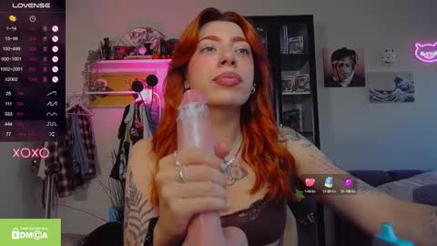 Snapshot of ur_olivia chatting on October 1, 8:09 am Olivia Kaufman online show from October 1, 8:09 am