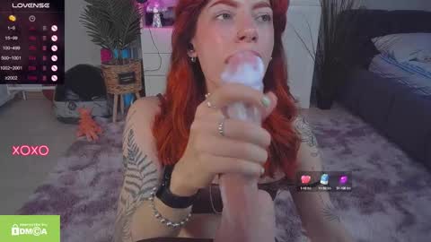 Snapshot of ur_olivia chatting on October 13, 11:43 am Olivia Kaufman online show from October 13, 11:43 am