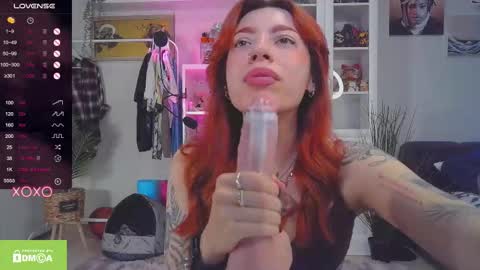 Snapshot of ur_olivia chatting on October 22, 8:25 am Olivia Kaufman online show from October 22, 8:25 am