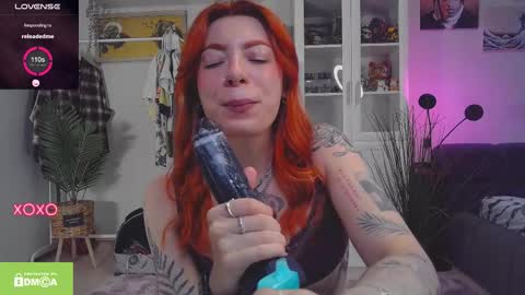 Snapshot of ur_olivia chatting on October 28, 8:40 am Olivia Kaufman online show from October 28, 8:40 am