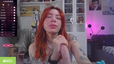 Snapshot of ur_olivia chatting on October 31, 8:26 am Olivia Kaufman online show from October 31, 8:26 am