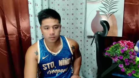Snapshot of ur_pinoydave chatting on December 3, 9:33 am Dave online show from December 3, 9:33 am