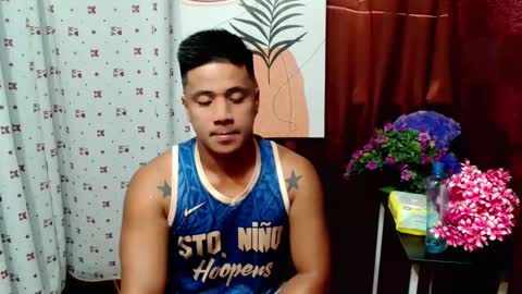 Snapshot of ur_pinoydave chatting on December 23, 7:52 pm Dave online show from December 23, 7:52 pm