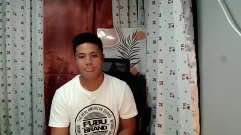 Snapshot of ur_pinoydave chatting on February 9, 8:11 am Dave online show from February 9, 8:11 am