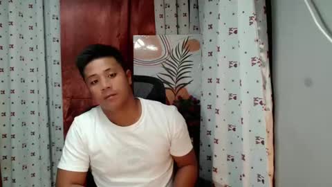 Snapshot of ur_pinoydave chatting on February 10, 11:25 am Dave online show from February 10, 11:25 am