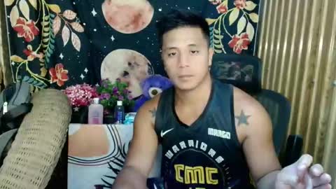 Snapshot of ur_pinoydave chatting on December 20, 7:10 pm Dave online show from December 20, 7:10 pm