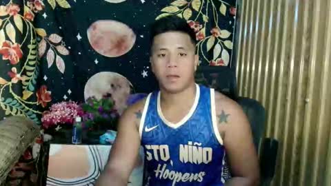 Snapshot of ur_pinoydave chatting on January 6, 8:07 am Dave online show from January 6, 8:07 am