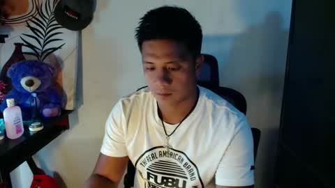 Snapshot of ur_pinoydave chatting on February 20, 12:05 pm Dave online show from February 20, 12:05 pm