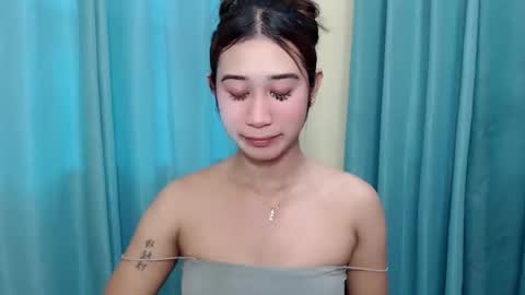 Snapshot of ur_rianlover chatting on December 3, 11:03 pm ur_rianlover online show from December 3, 11:03 pm