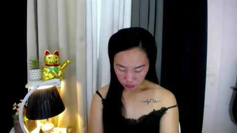 Snapshot of ur_sexy_mommy chatting on November 12, 10:30 pm ur_sexy_mommy online show from November 12, 10:30 pm