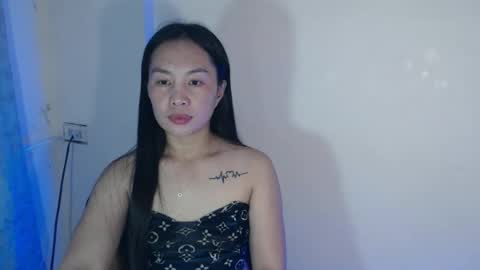 Snapshot of ur_sexy_mommy chatting on December 15, 3:44 am ur_sexy_mommy online show from December 15, 3:44 am