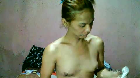 Snapshot of ur_sexybabe_ehra chatting on June 18, 6:57 am ur_sexybabe_ehra online show from June 18, 6:57 am