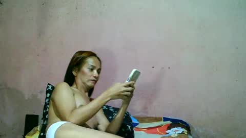 Snapshot of ur_sexybabe_ehra chatting on June 22, 10:18 pm ur_sexybabe_ehra online show from June 22, 10:18 pm