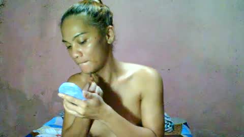 Snapshot of ur_sexybabe_ehra chatting on July 22, 7:44 am ur_sexybabe_ehra online show from July 22, 7:44 am