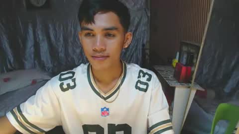 Snapshot of ur_shan21 chatting on November 24, 5:56 pm ur_shan21 online show from November 24, 5:56 pm