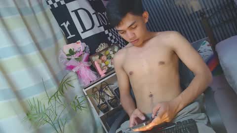 Snapshot of ur_shan21 chatting on April 19, 6:10 pm ur_shan21 online show from April 19, 6:10 pm