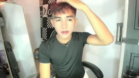 Snapshot of ur_shan21 chatting on June 2, 8:27 am ur_shan21 online show from June 2, 8:27 am