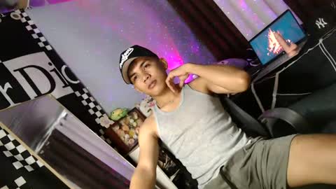 Snapshot of ur_shan21 chatting on July 4, 7:20 pm ur_shan21 online show from July 4, 7:20 pm