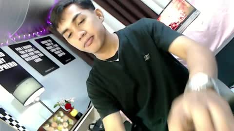 Snapshot of ur_shan21 chatting on August 7, 5:37 pm ur_shan21 online show from August 7, 5:37 pm