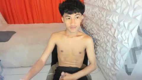 Snapshot of ur_timmy chatting on March 21, 9:07 pm ur_timmy online show from March 21, 9:07 pm