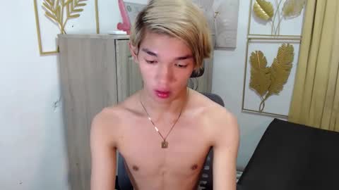 urasian_john20 online show from June 7, 2:21 pm