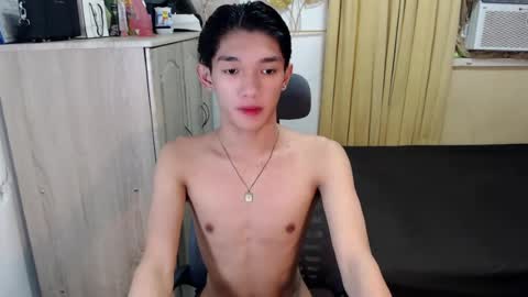 urasian_john20 online show from July 12, 8:11 pm