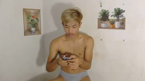 urasian_jomarie online show from May 12, 8:28 pm