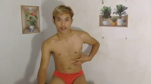 urasian_jomarie online show from May 15, 11:50 am