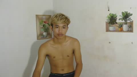 urasian_jomarie online show from May 17, 7:28 am