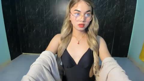 Snapshot of urasian_kat chatting on March 10, 12:15 pm urasian_kat online show from March 10, 12:15 pm