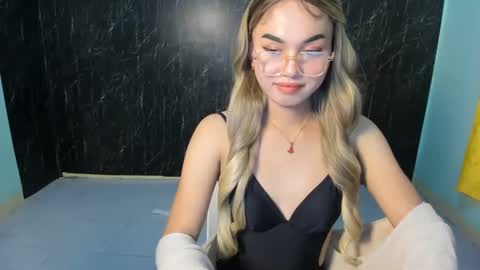 Snapshot of urasian_kat chatting on March 10, 3:20 pm urasian_kat online show from March 10, 3:20 pm
