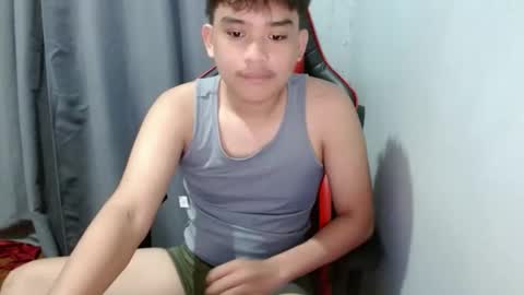 Snapshot of urasian_kentoyxx77 chatting on October 22, 11:48 pm Kentoy online show from October 22, 11:48 pm