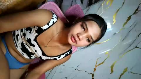 Snapshot of urasian_latinaxxx chatting on June 11, 2:53 am urasian_latinaxxx online show from June 11, 2:53 am