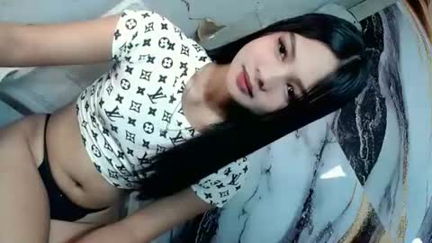 Snapshot of urasian_latinaxxx chatting on June 17, 11:05 pm urasian_latinaxxx online show from June 17, 11:05 pm