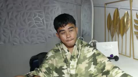 HI WE ARE NATHANIEL AND SEV online show from March 24, 4:01 pm