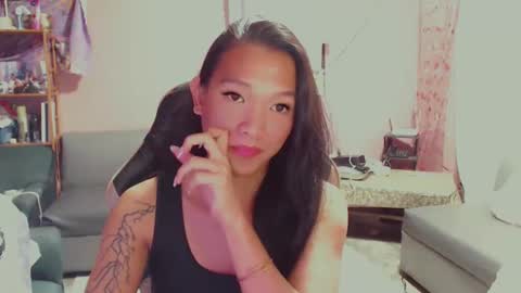 NEWRA  ALLISON online show from February 11, 8:10 pm