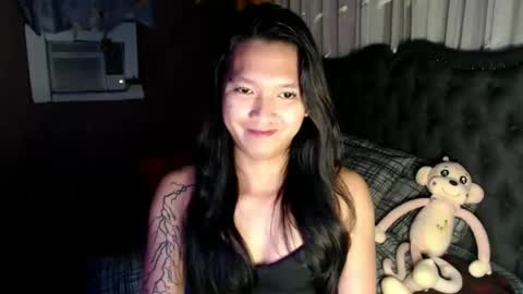 NEWRA  ALLISON online show from March 26, 10:04 pm